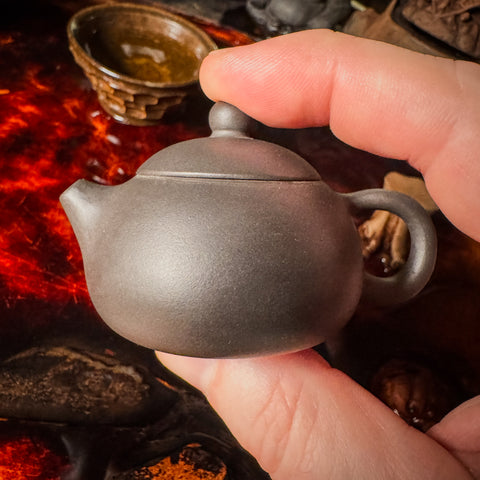 Heini Xishi Yixing Teapot 40ml :: Seattle Inventory 04