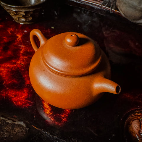 Jing Dian Tao Feng Hongni Yixing Teapot 85ml :: Seattle Inventory 09