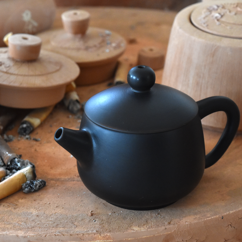 Black Dragon Shipiao Teapot, Flat Lid, Wuhui Heini Clay 180ml